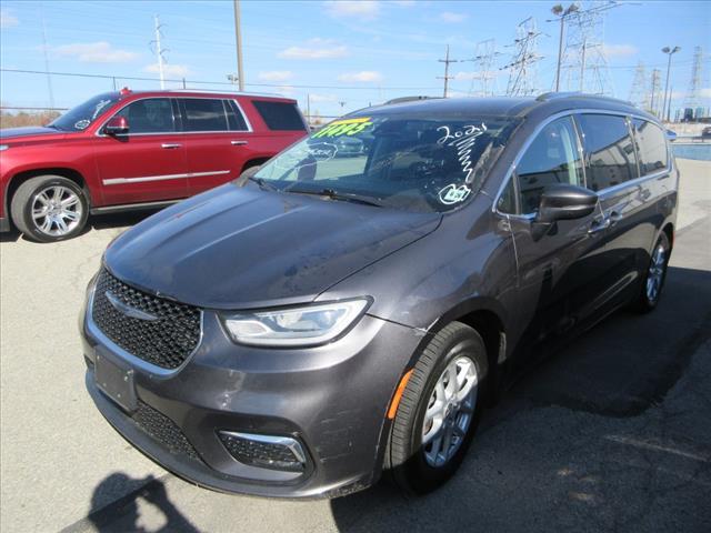 used 2021 Chrysler Pacifica car, priced at $11,495