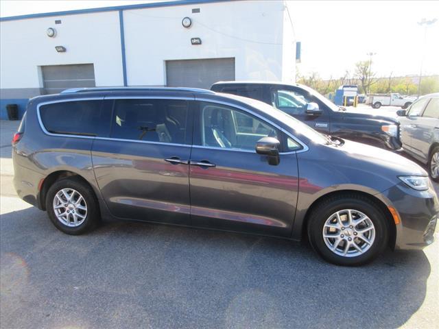 used 2021 Chrysler Pacifica car, priced at $11,495