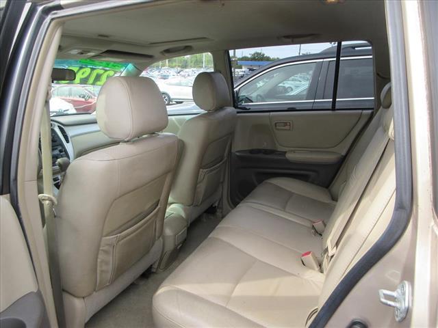 used 2006 Toyota Highlander car, priced at $2,795