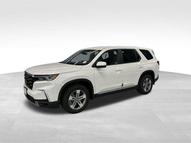 new 2025 Honda Pilot car, priced at $44,650
