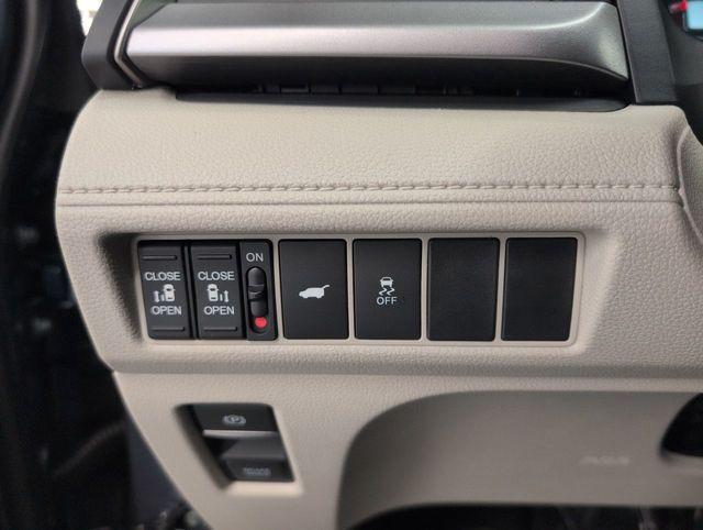 new 2026 Honda Odyssey car, priced at $41,910