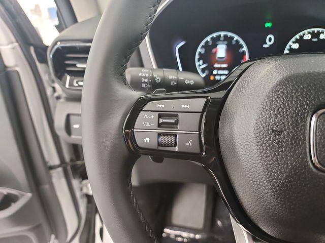 new 2025 Honda Pilot car, priced at $45,321