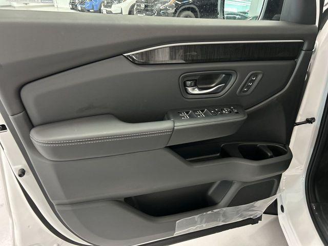 new 2025 Honda Pilot car, priced at $51,515