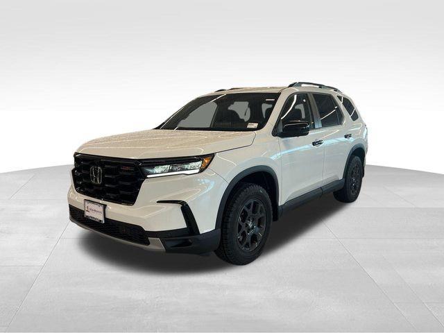 new 2025 Honda Pilot car, priced at $48,159