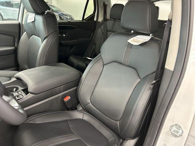 new 2025 Honda Pilot car, priced at $44,650