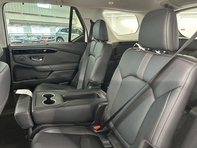 new 2025 Honda Pilot car, priced at $44,650