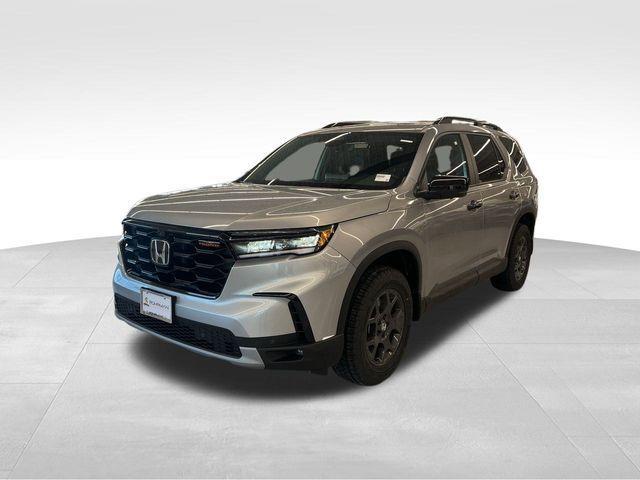 new 2025 Honda Pilot car, priced at $47,732