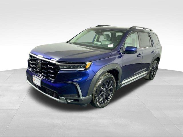 new 2025 Honda Pilot car, priced at $49,421