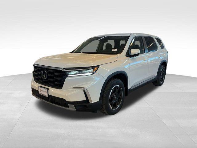 new 2025 Honda Pilot car, priced at $46,058