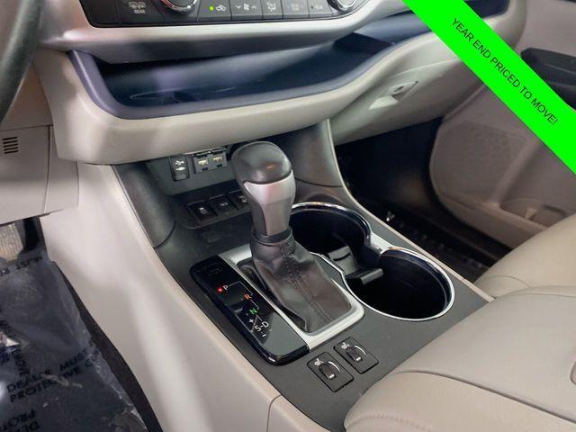 used 2019 Toyota Highlander car, priced at $18,900