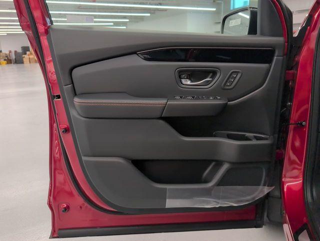 new 2025 Honda Pilot car, priced at $47,119