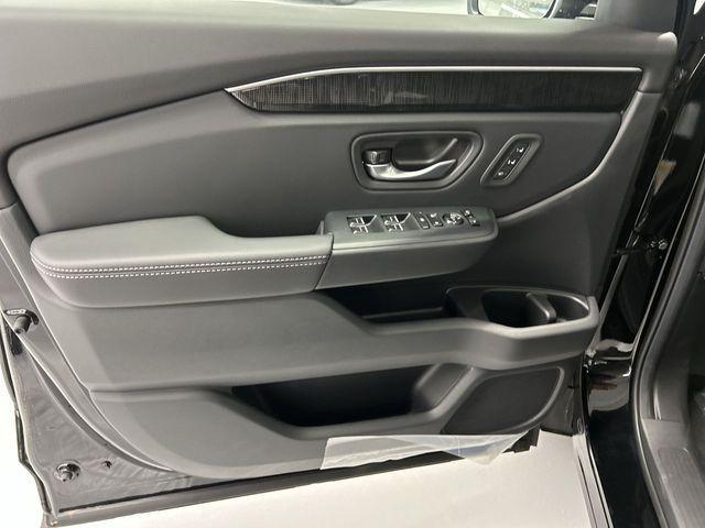 new 2025 Honda Pilot car, priced at $50,177