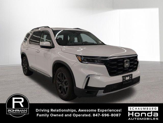 new 2025 Honda Pilot car, priced at $47,621