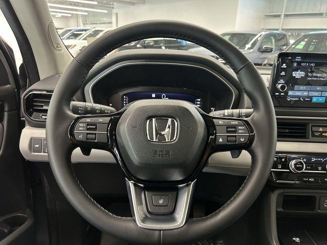 new 2025 Honda Pilot car, priced at $50,177