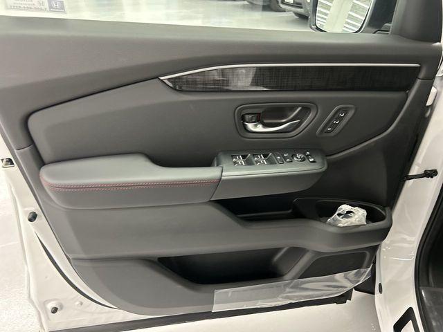 new 2025 Honda Pilot car, priced at $52,653