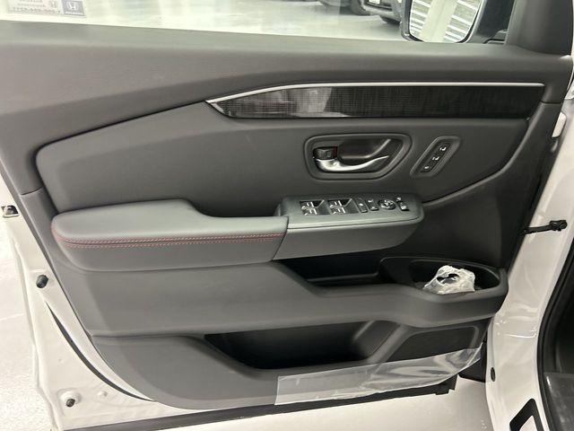 new 2025 Honda Pilot car, priced at $53,653
