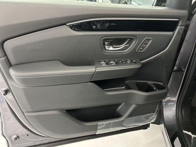 new 2025 Honda Pilot car, priced at $44,894