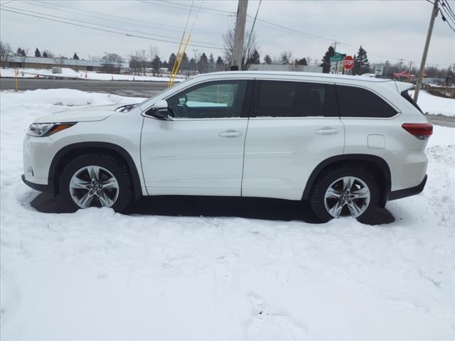 used 2019 Toyota Highlander car, priced at $28,850