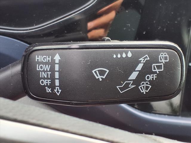 used 2022 Volkswagen Taos car