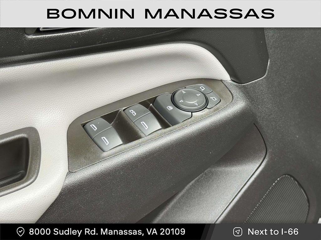 used 2023 Chevrolet Equinox car, priced at $19,490