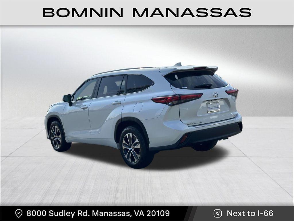 used 2023 Toyota Highlander car, priced at $33,990