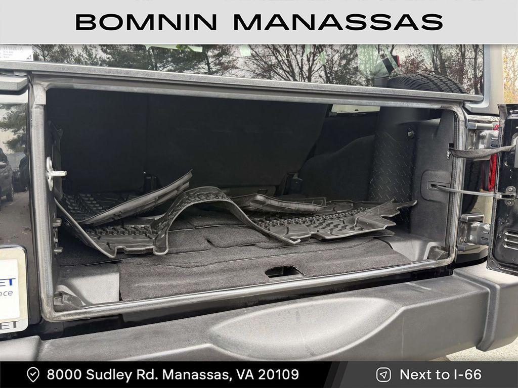 used 2015 Jeep Wrangler Unlimited car, priced at $17,990