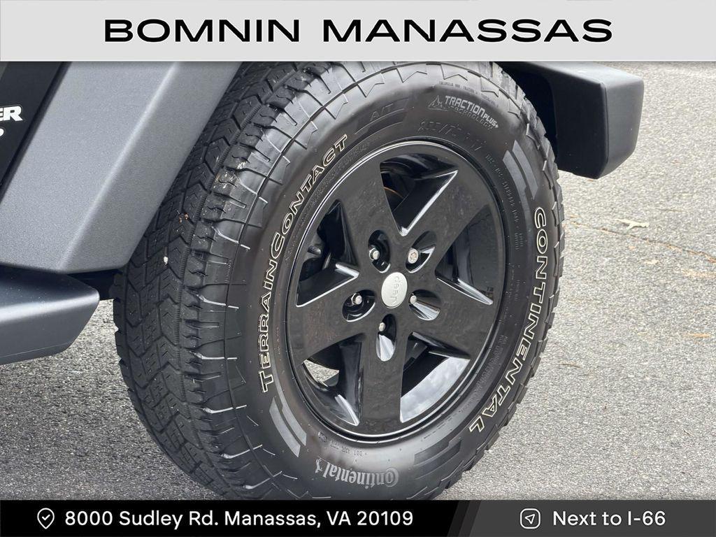 used 2015 Jeep Wrangler Unlimited car, priced at $17,990