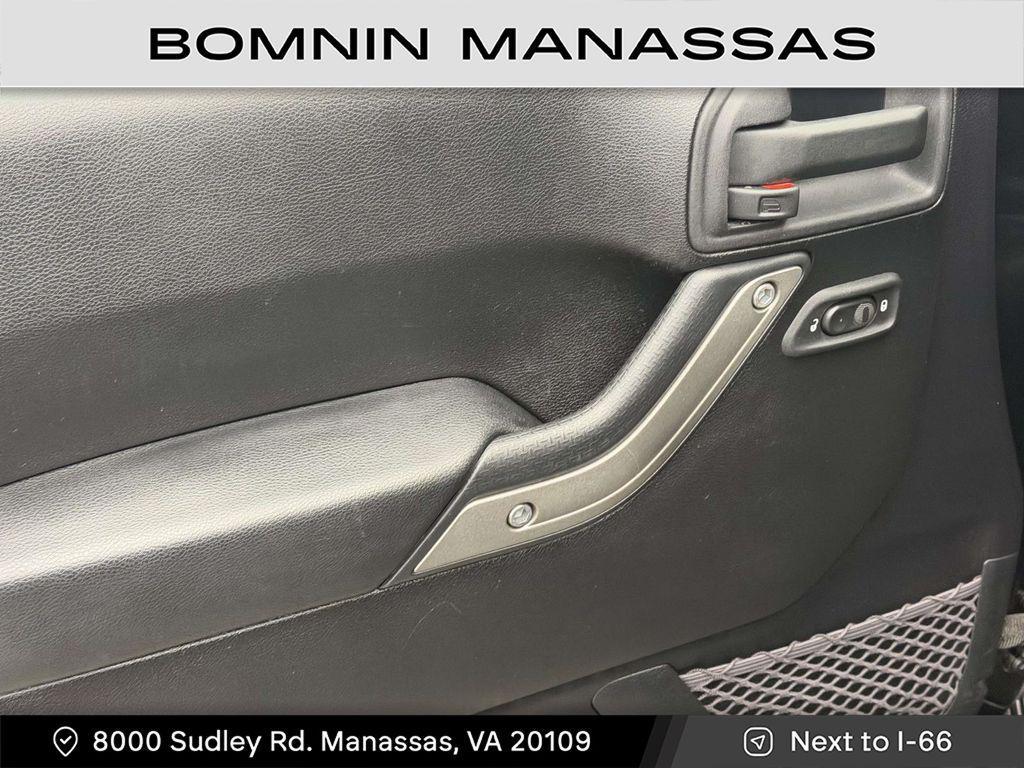 used 2015 Jeep Wrangler Unlimited car, priced at $17,990