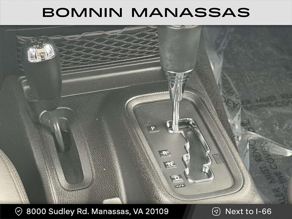 used 2015 Jeep Wrangler Unlimited car, priced at $17,990