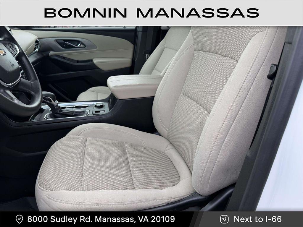 used 2022 Chevrolet Traverse car, priced at $21,490