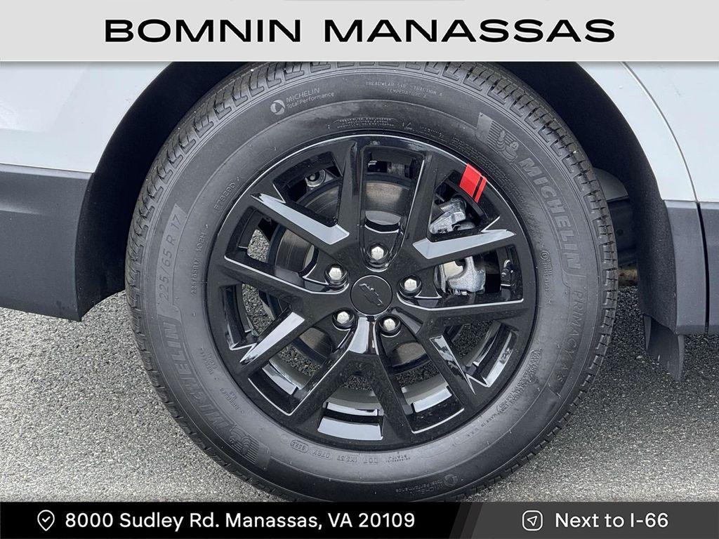 used 2023 Chevrolet Equinox car, priced at $21,997