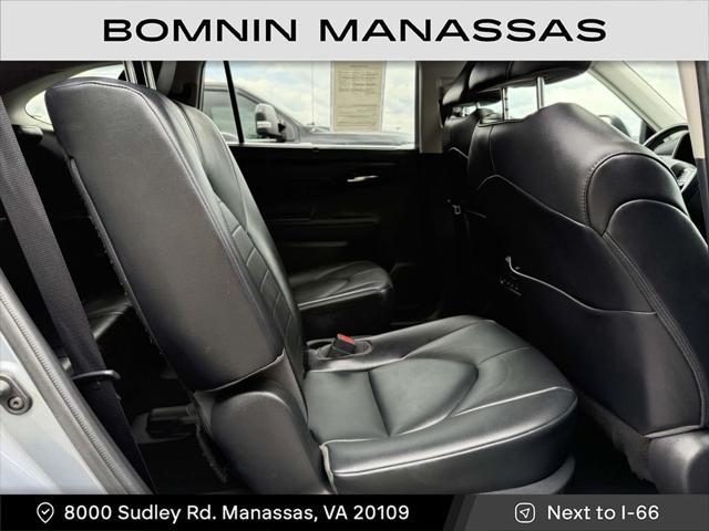 used 2021 Toyota Highlander Hybrid car, priced at $31,990
