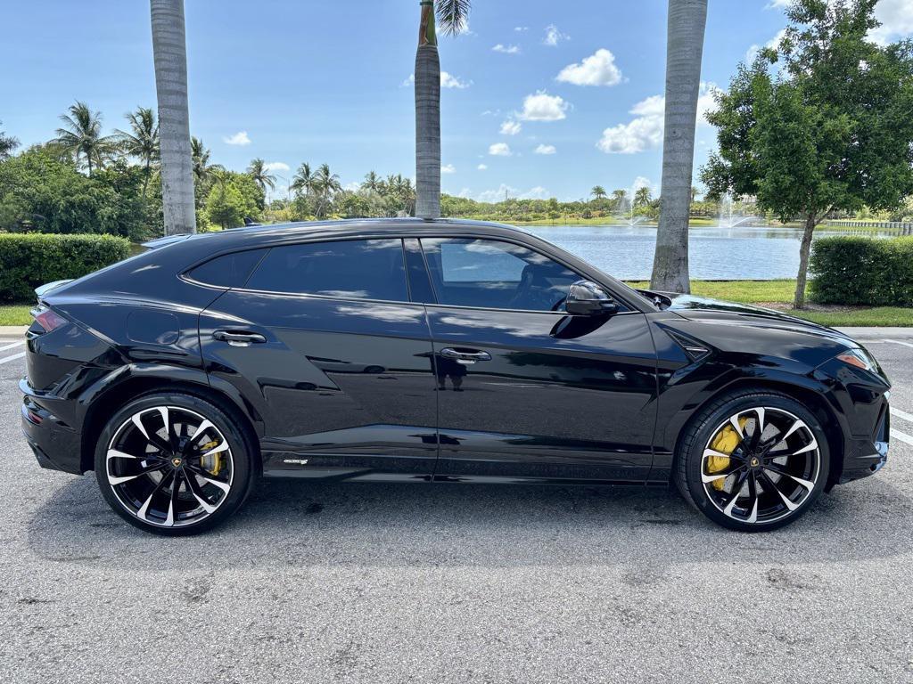 used 2024 Lamborghini Urus car, priced at $258,989