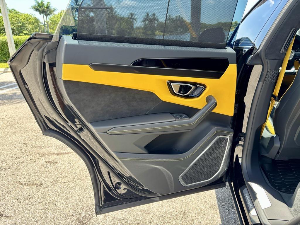 used 2024 Lamborghini Urus car, priced at $258,989