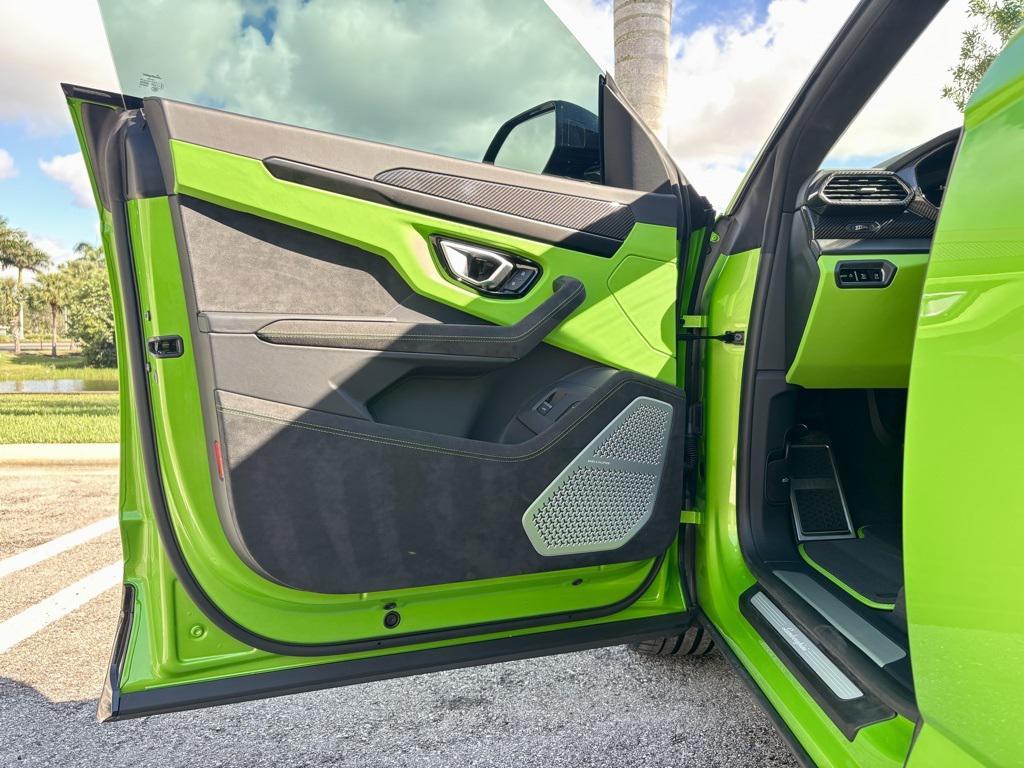 used 2024 Lamborghini Urus car, priced at $274,868