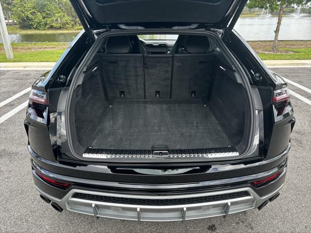 used 2021 Lamborghini Urus car, priced at $209,844