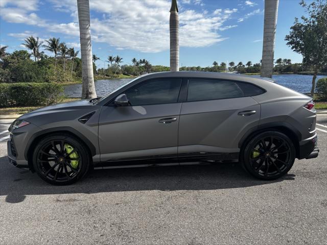 used 2021 Lamborghini Urus car, priced at $229,869