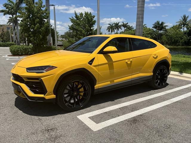 used 2022 Lamborghini Urus car, priced at $268,923