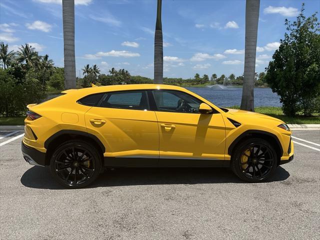 used 2022 Lamborghini Urus car, priced at $268,923