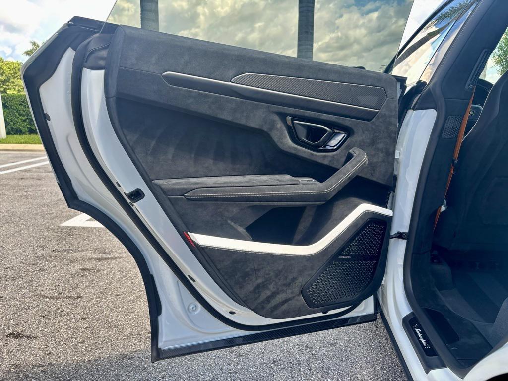 used 2023 Lamborghini Urus car, priced at $289,921
