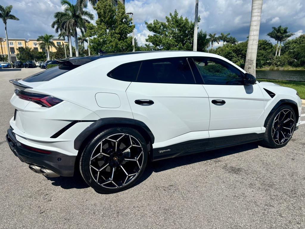 used 2023 Lamborghini Urus car, priced at $289,921