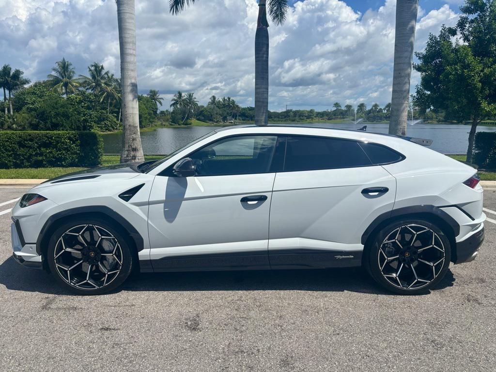 used 2023 Lamborghini Urus car, priced at $289,921