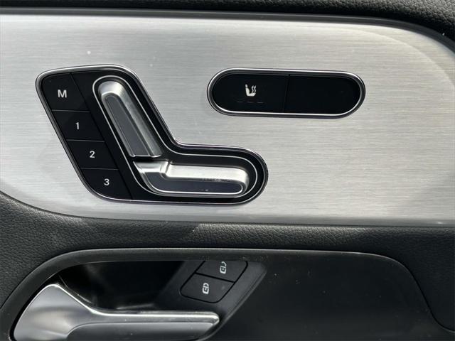new 2025 Mercedes-Benz GLA 250 car