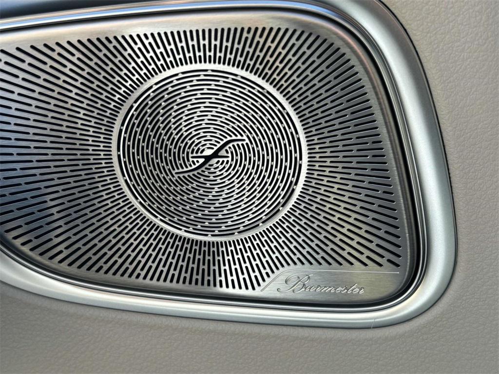 new 2025 Mercedes-Benz GLC 300 car, priced at $60,120