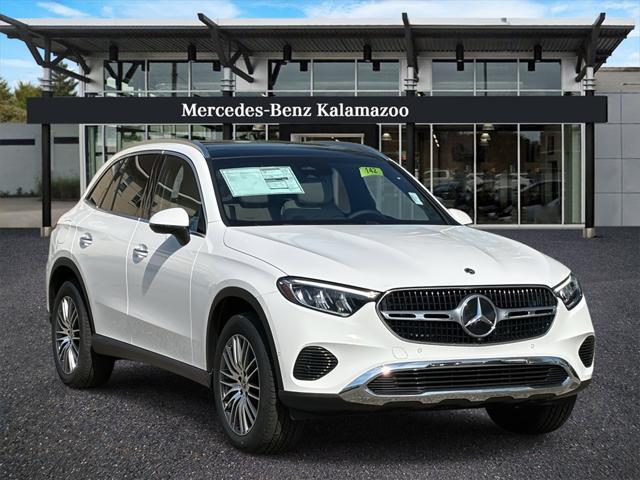 new 2025 Mercedes-Benz GLC 300 car