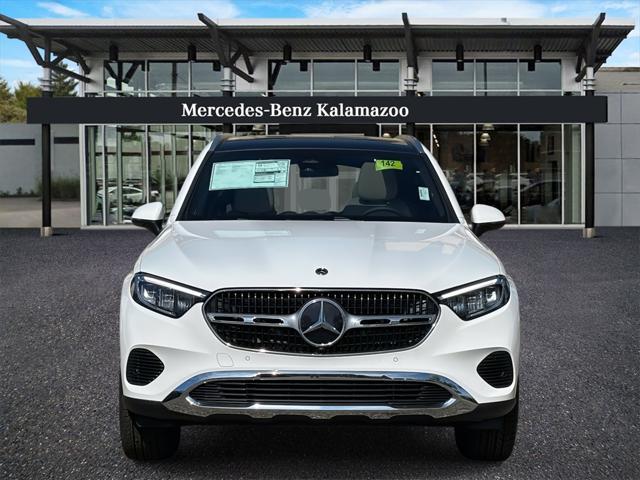 new 2025 Mercedes-Benz GLC 300 car
