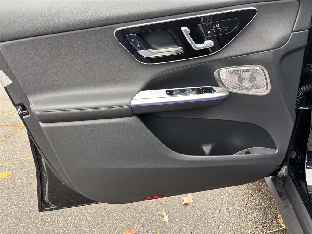 new 2026 Mercedes-Benz GLC 300 car