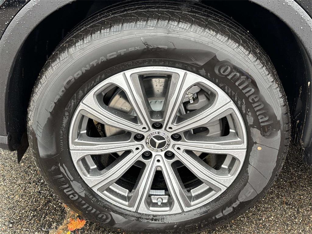 new 2026 Mercedes-Benz GLC 300 car