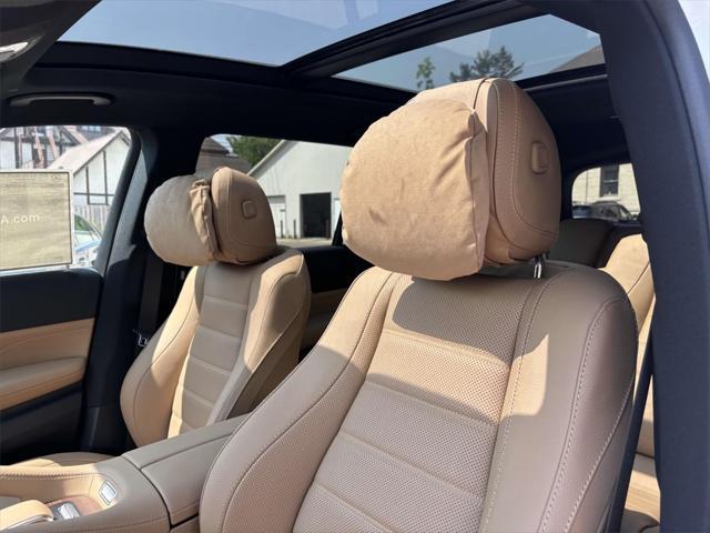 new 2025 Mercedes-Benz GLS 450 car