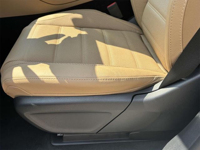 new 2025 Mercedes-Benz GLS 450 car